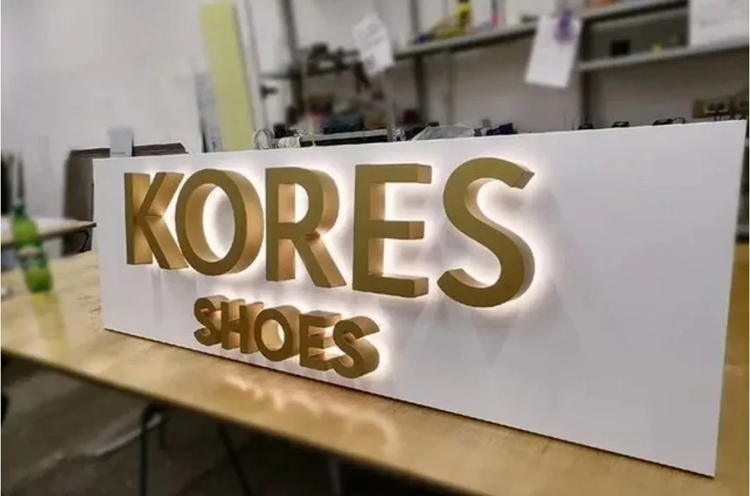 Объёмные буквы Kores Shoes с подсветкой